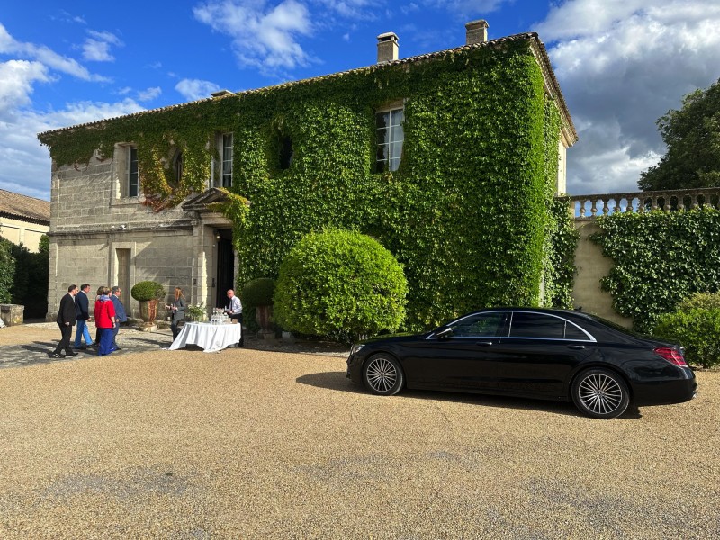 Chauffeur privé / VTC avec voiture de luxe et prestige pour mariages sur Montpellier 34 Hérault Occitanie.
