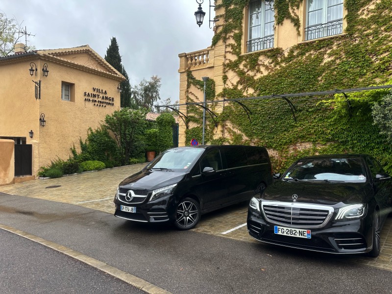 Séminaires d’entreprise, salons, meetings, spectacles avec chauffeurs privé / VTC premium sur Montpellier 34 Hérault Occitanie 