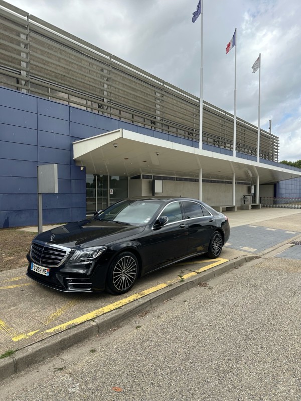 Chauffeur Montpellier spécialisé dans le transport privé des clients d’hôtels 5 étoiles sur la région de Montpellier 34 Hérault Occitanie 